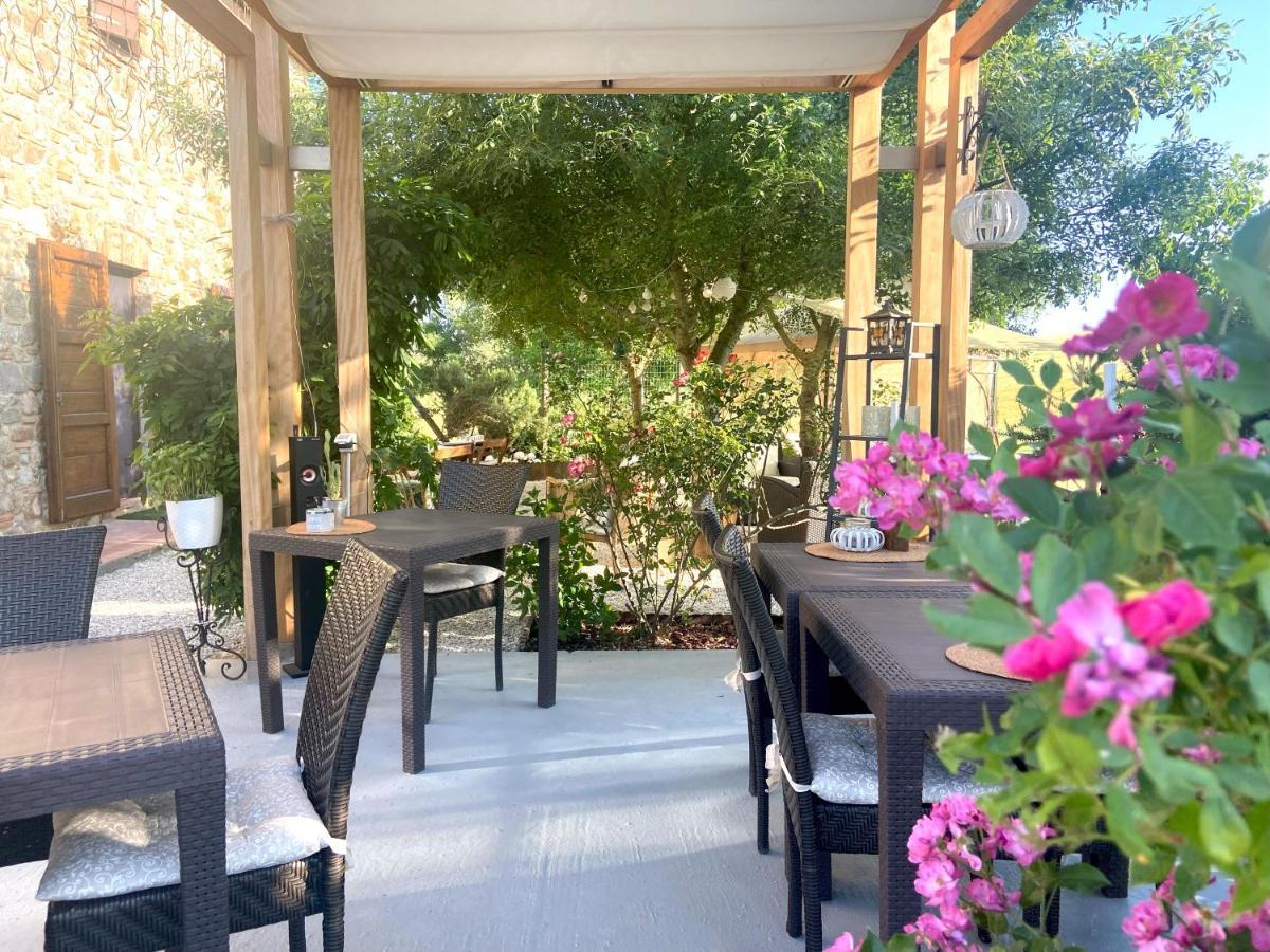 Bed And Breakfast Casale Del Sole Castellina Marittima Exterior foto