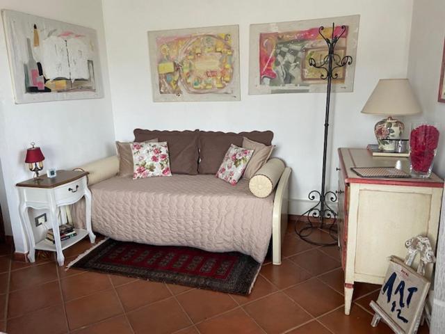 Bed And Breakfast Casale Del Sole Castellina Marittima Exterior foto